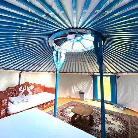 Mongolian Yurt Camp Hotel Cesky Sternberk Exterior photo